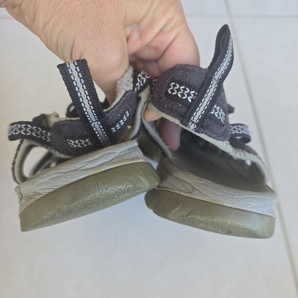 Keen Womans Whisper Sandals Size 10. - Picture 6 of 7